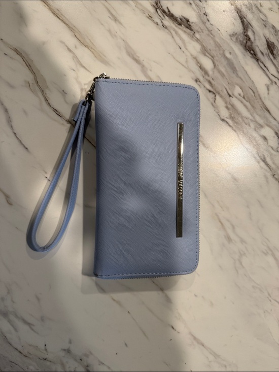 Steve Madden Accessories - Steve Madden Blue Zip Wristlet Wallet